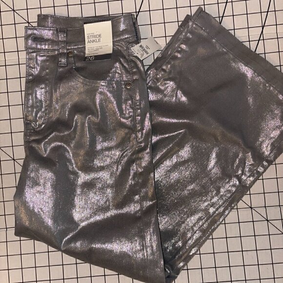 NWT Gap High Rise Shiny Silver Metallic '90s Straight Jeans - Size 26/2 - Short - Picture 8 of 11